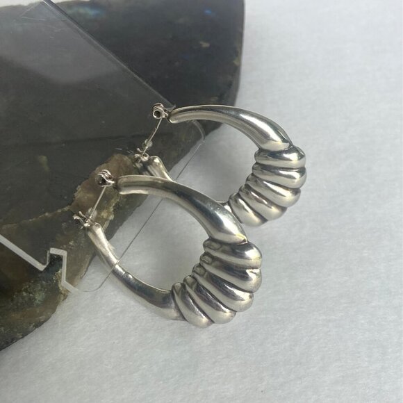 Sterling Silver 925 1.5" Hollow Scalloped Hinged Hoop Earrings - Picture 11 of 16